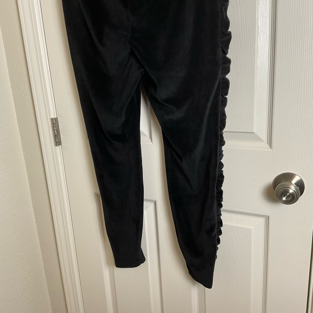 TORRID Signature Waist Ruched Velour Side Leggings Black Plus Size 2 18-20 - Picture 7 of 10